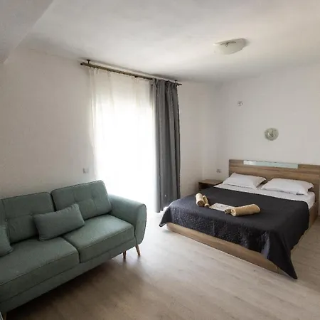 Cornelius Pensiune Costineşti