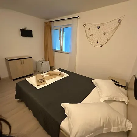 Pensiune Cornelius Costineşti