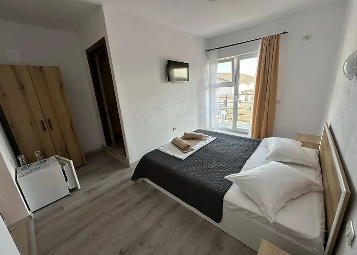 Cornelius Guest house 3*