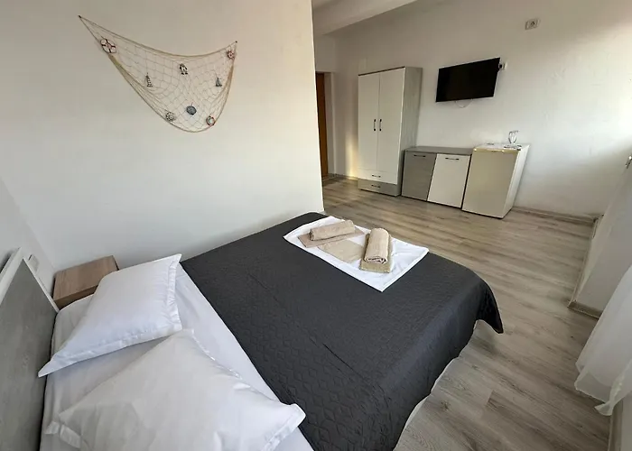 Guest house Cornelius 3*